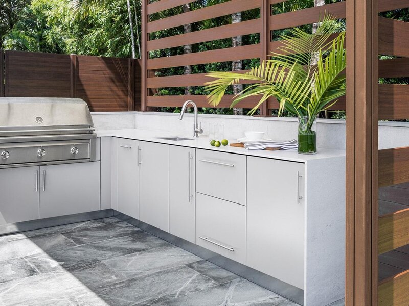 Danver / Brown Jordan stainless outdoor kitchen island with built-in grill — view 2